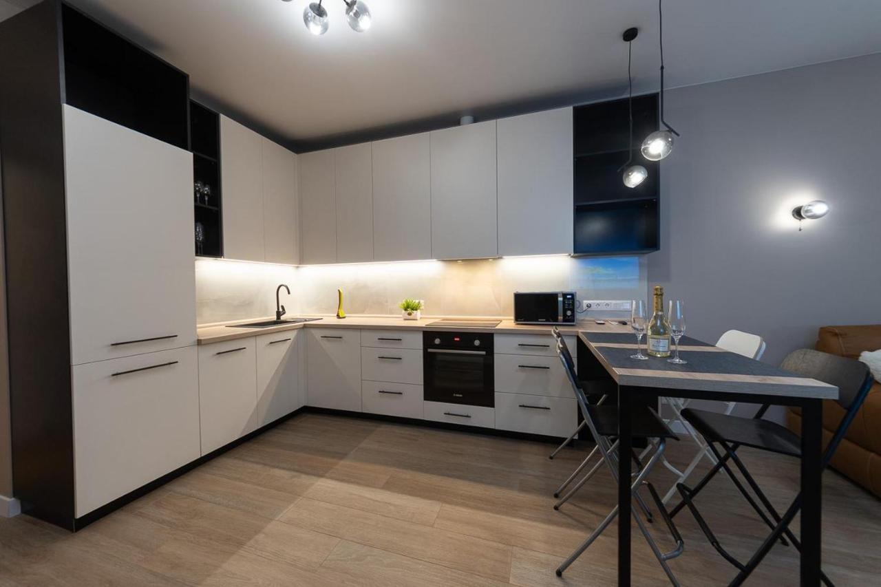 New Modern Apartments. Metro Minskaya Kiev Exterior foto