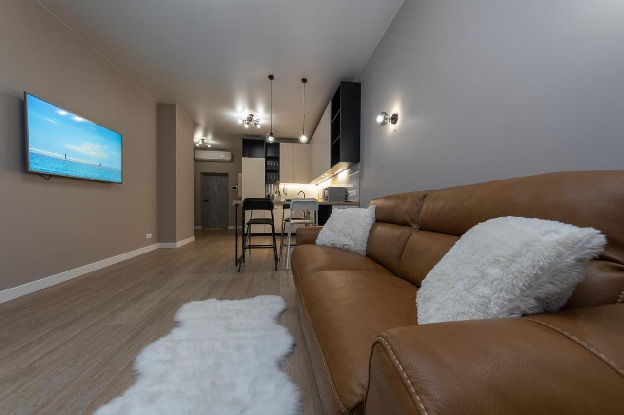 New Modern Apartments. Metro Minskaya Kiev Exterior foto